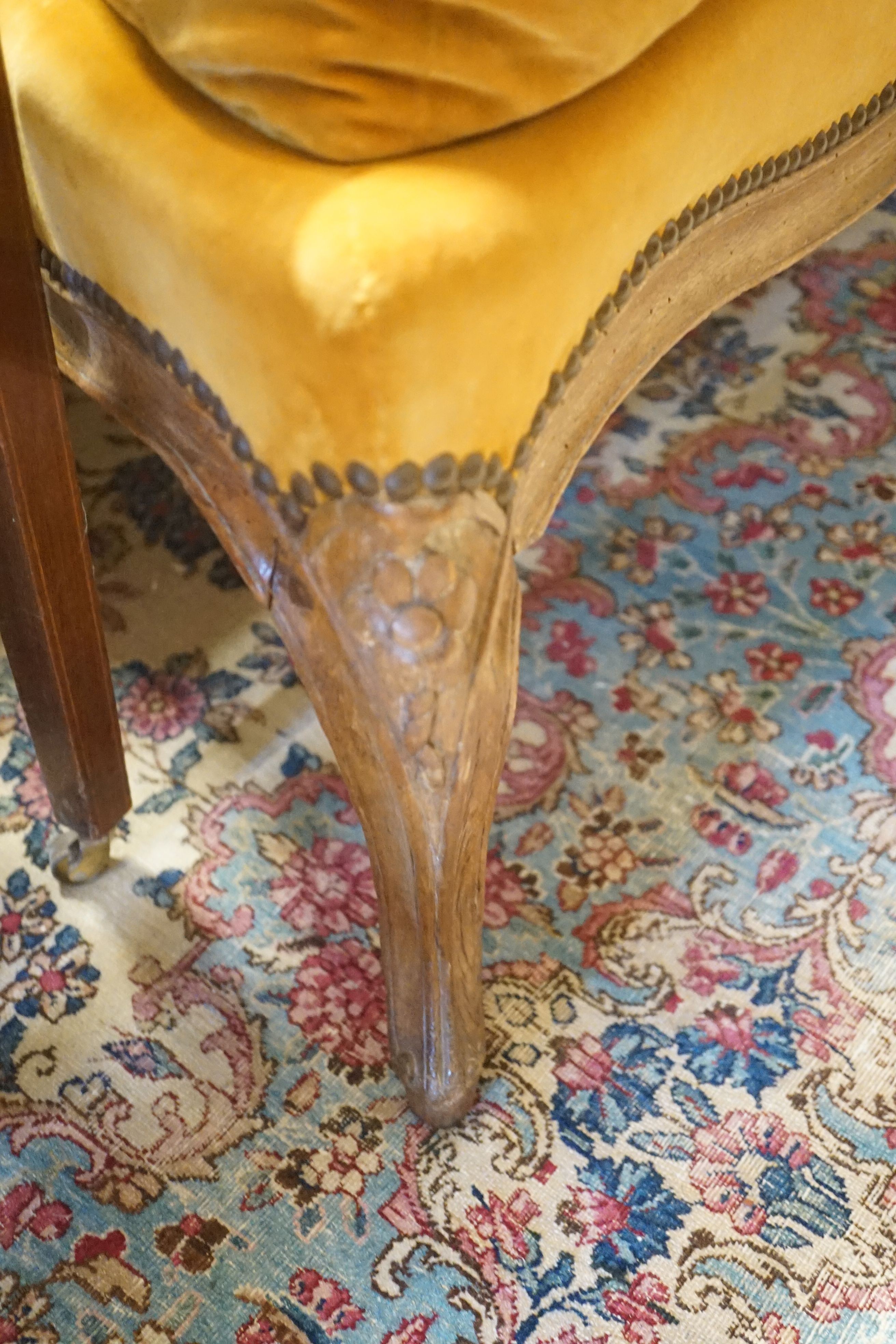 A late 19th century French walnut small daybed, width 70cm, length 116cm, height 74cm